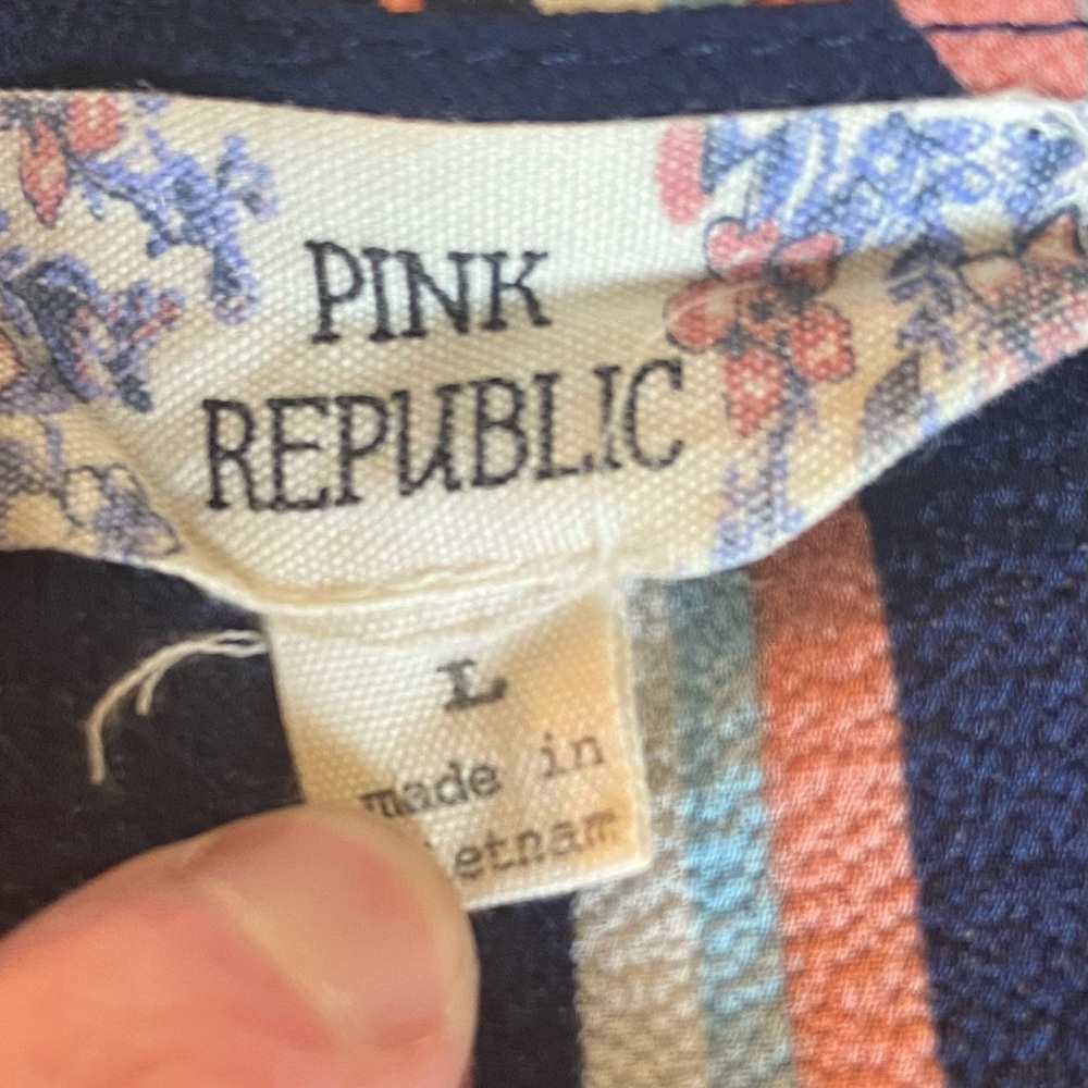 Bundle of Large (L) Long-Sleeve Tops - Picture 4 of 5